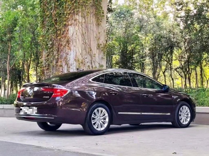 潍坊17年别克君越1