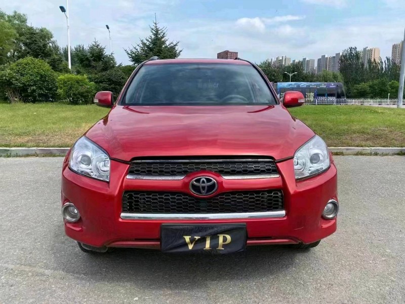 沈阳11年丰田RAV48
