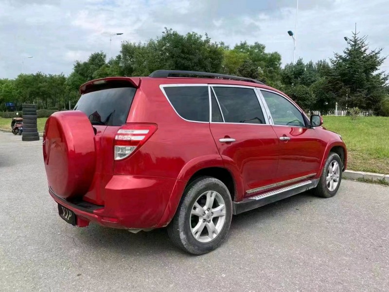 沈阳11年丰田RAV46