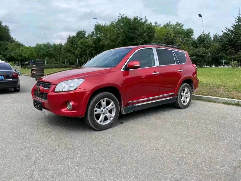 沈阳11年丰田RAV44
