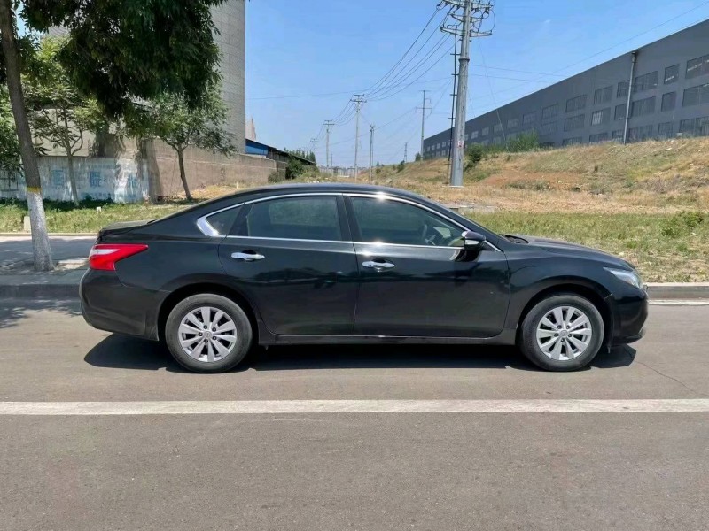 潍坊17年日产天籁7