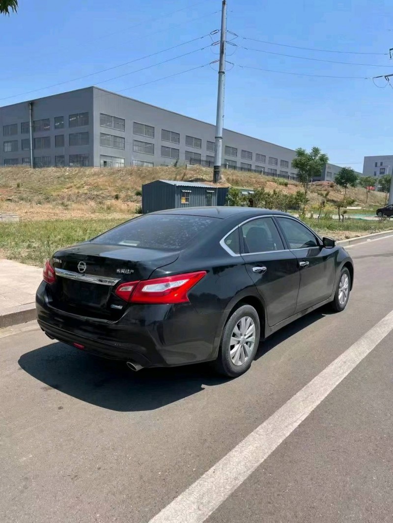 潍坊17年日产天籁1