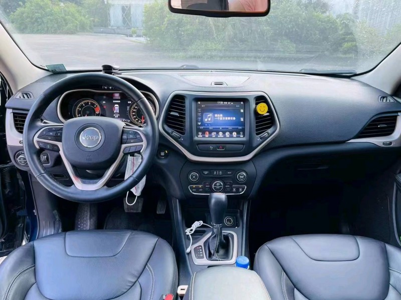 深圳18年Jeep自由光2