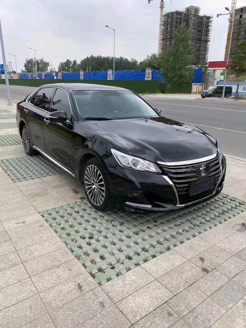 徐州18年丰田皇冠2