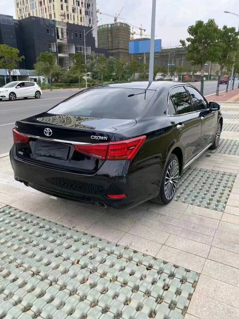 徐州18年丰田皇冠4