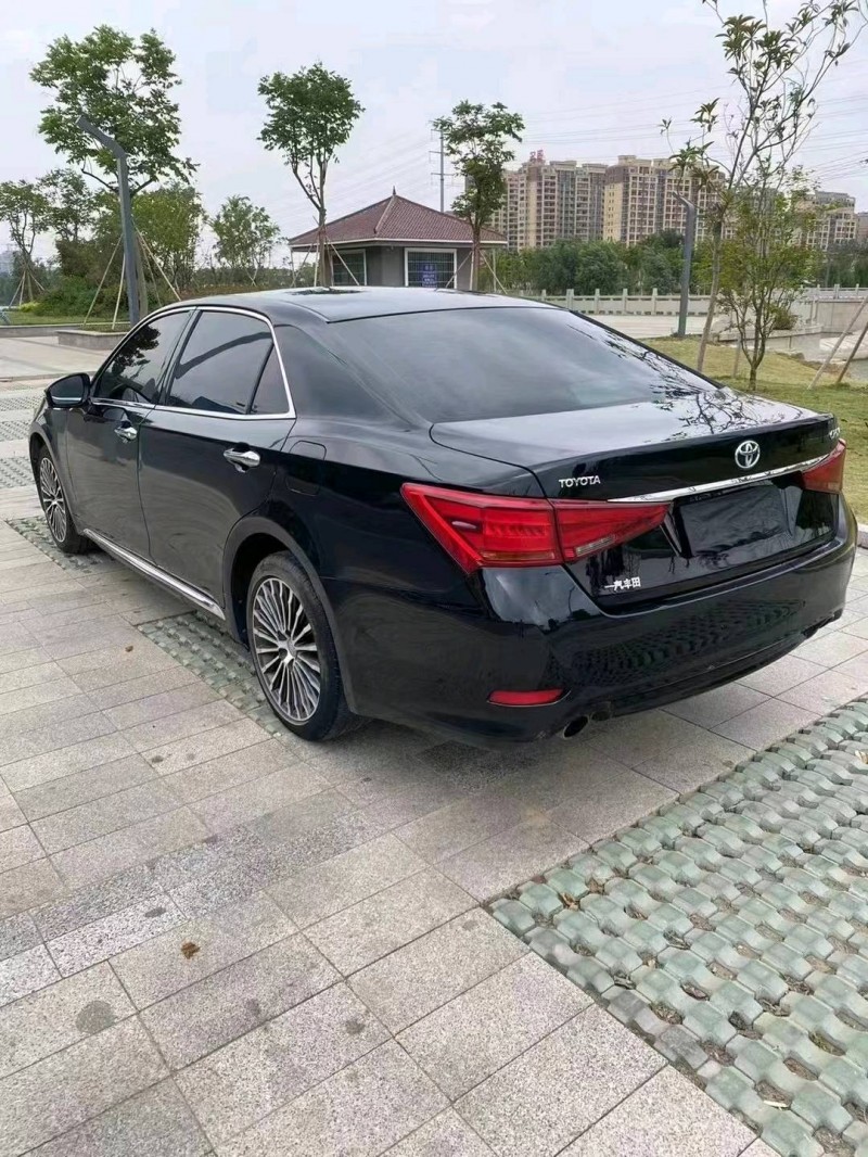 徐州18年丰田皇冠8