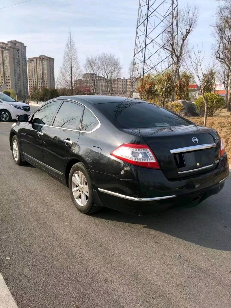 徐州12年日產天籟4