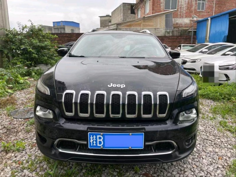 防城港18年Jeep自由光1