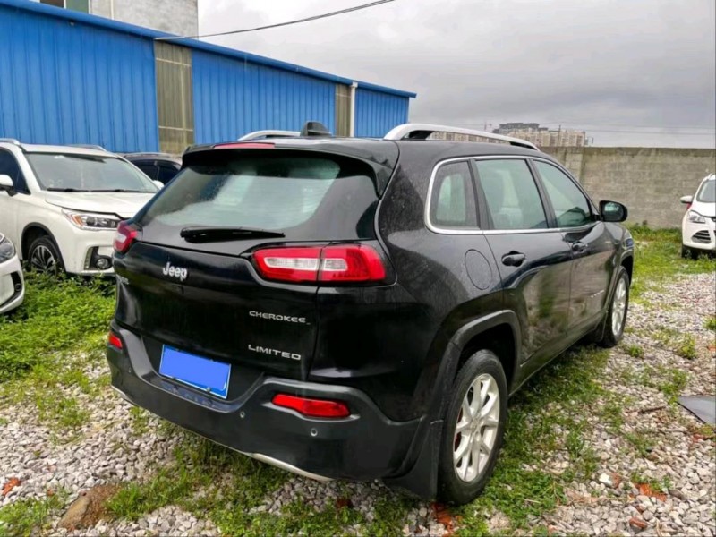 防城港18年Jeep自由光4