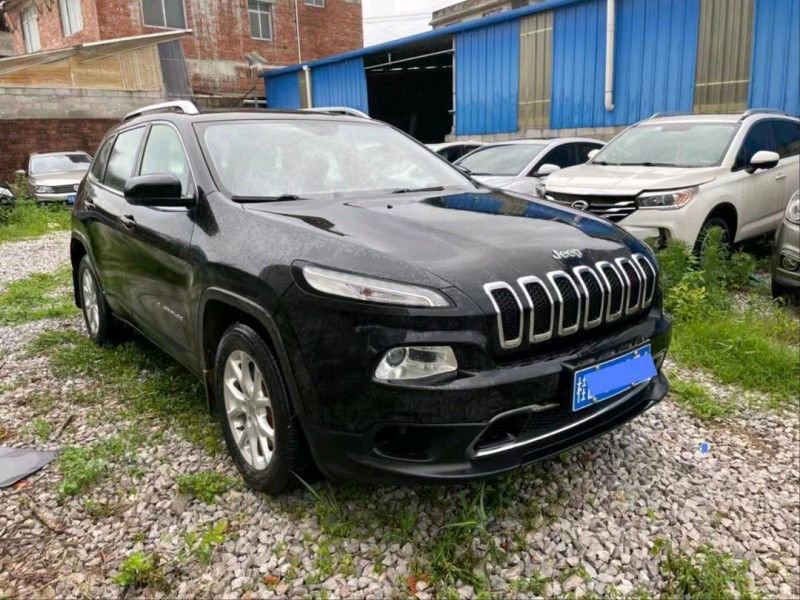 防城港18年Jeep自由光9