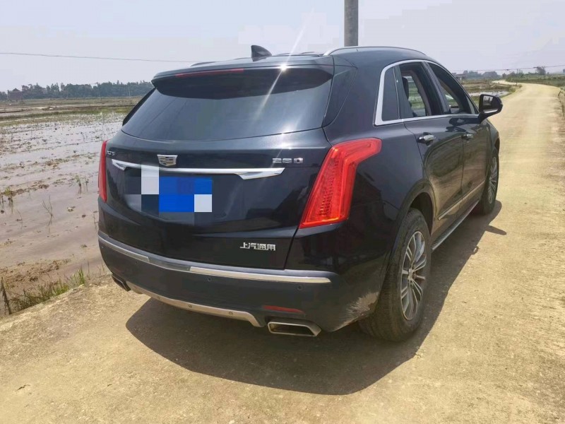 吉安18年凱迪拉克XT54
