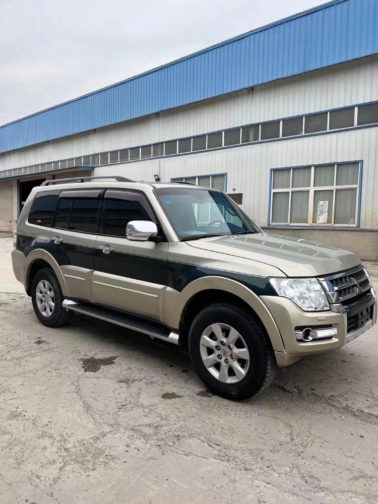 徐州17年三菱帕杰罗5