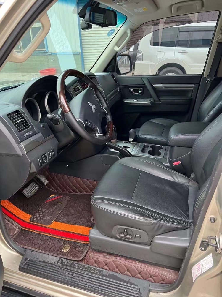 徐州17年三菱帕杰罗8
