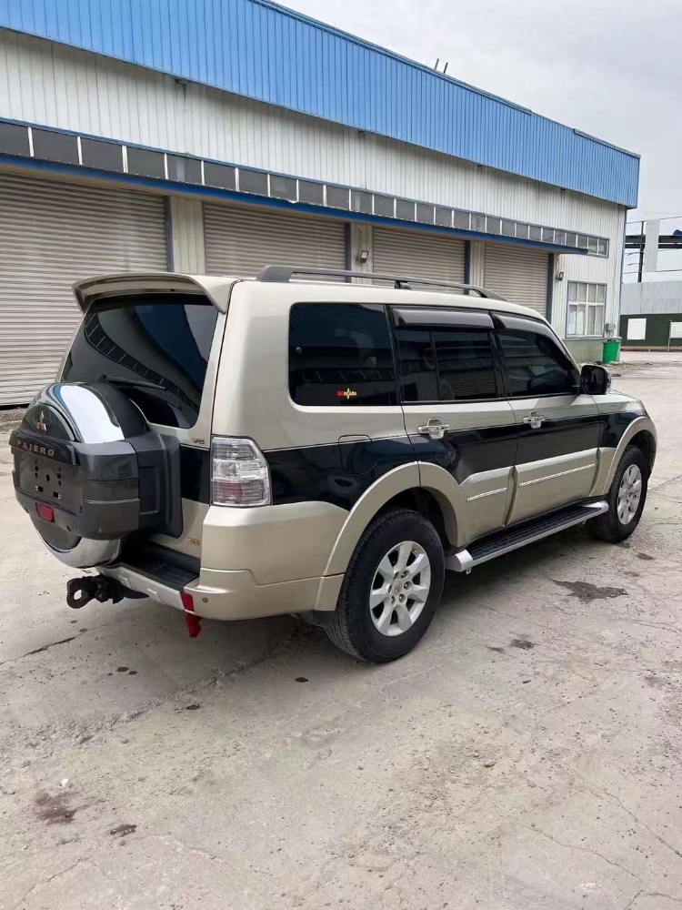 徐州17年三菱帕杰罗7