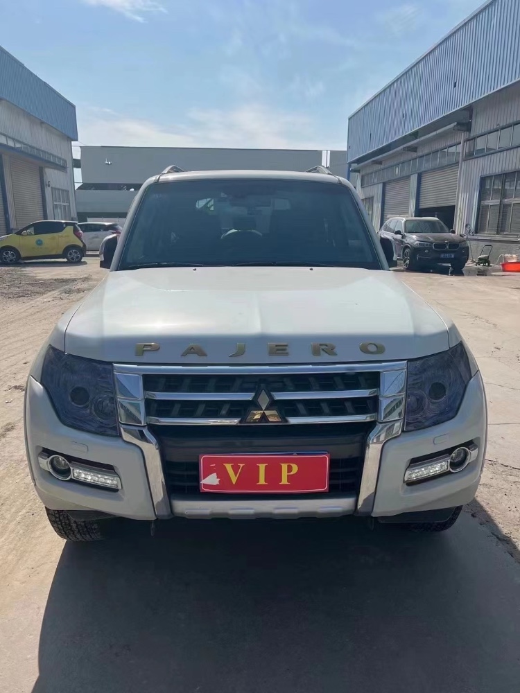 徐州17年三菱帕杰罗1