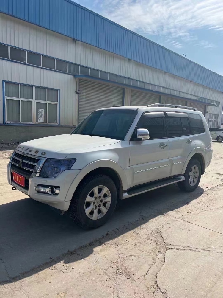 徐州17年三菱帕杰罗3