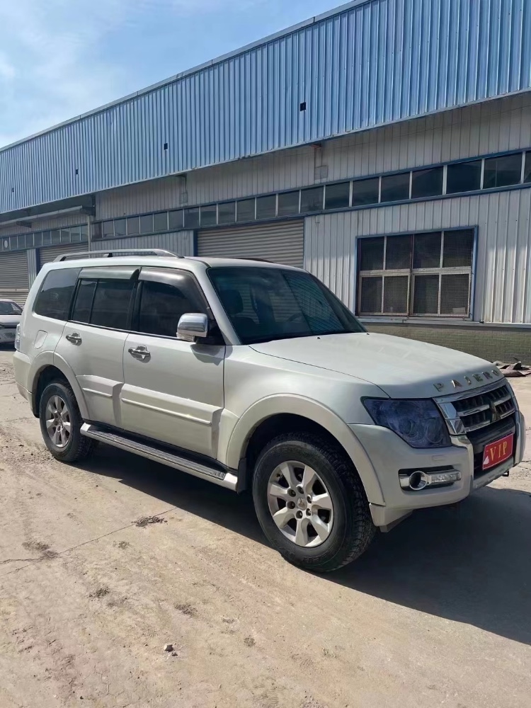 徐州17年三菱帕杰罗4