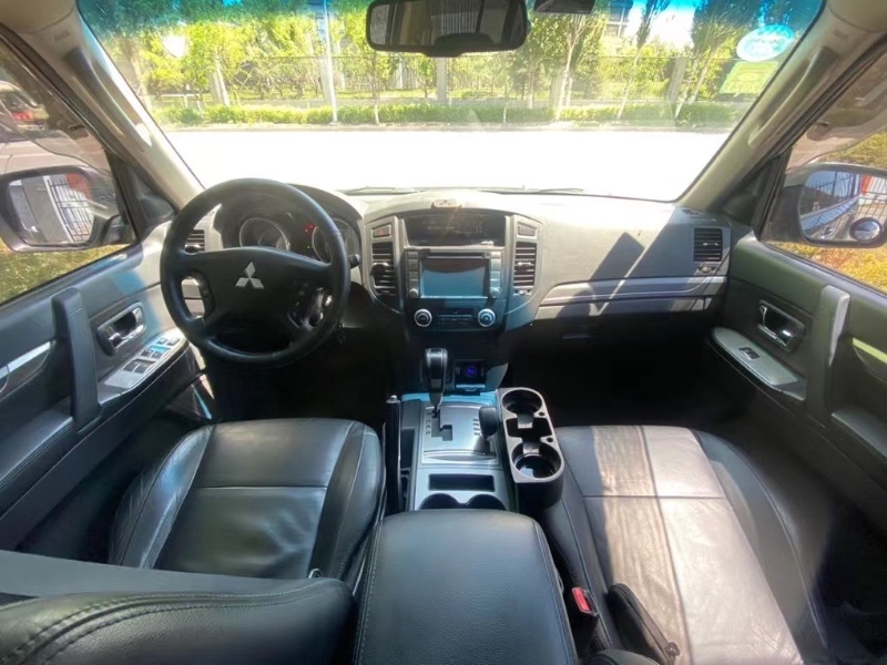 沈阳09年三菱帕杰罗7