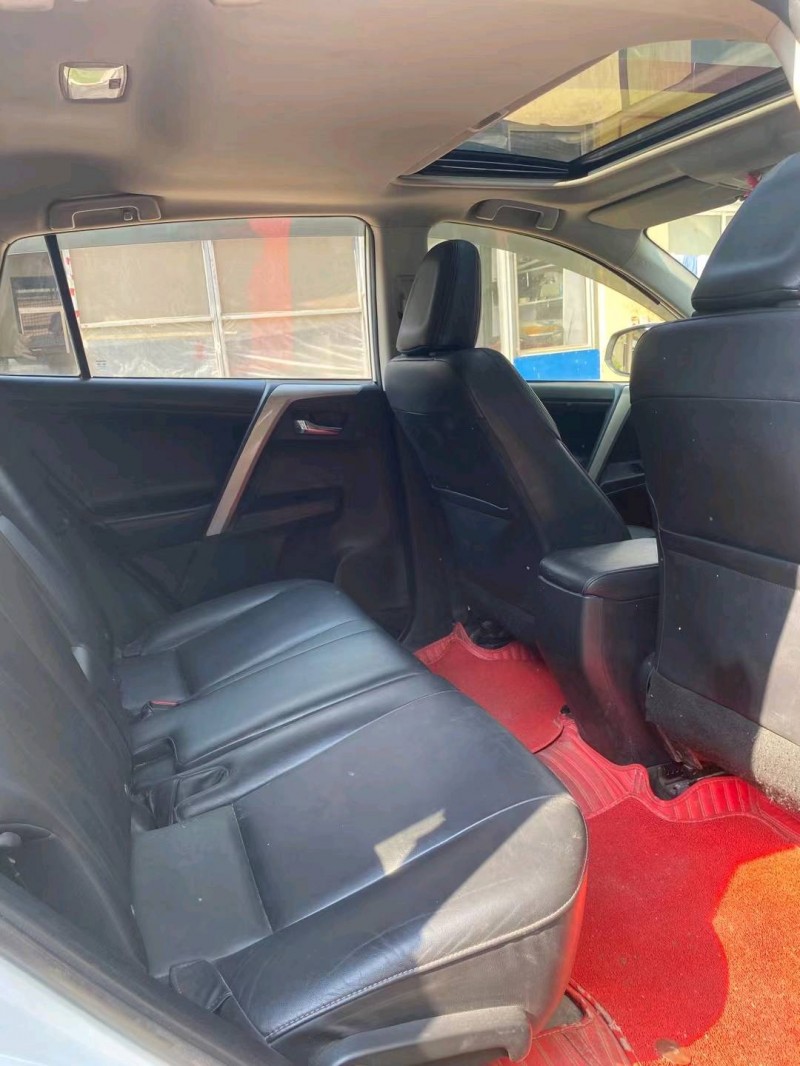 日照15年豐田RAV4榮放2