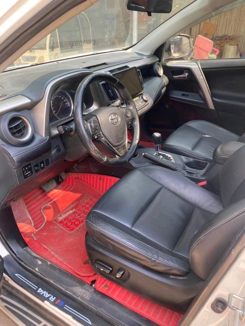 日照15年豐田RAV4榮放6