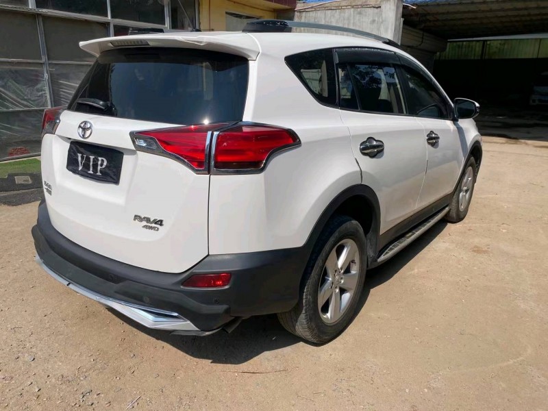 日照15年豐田RAV4榮放7
