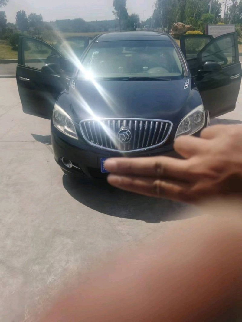 济南15年别克英朗1