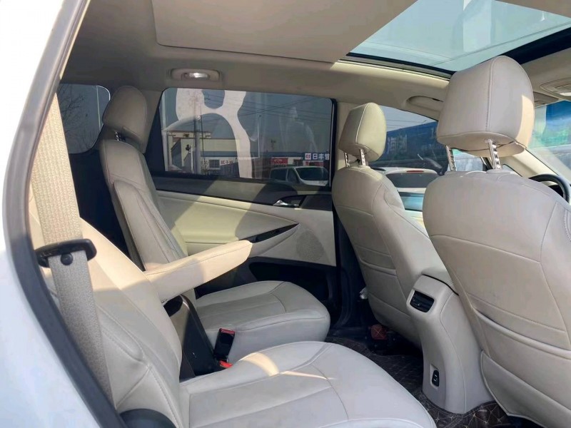 青岛18年别克GL65