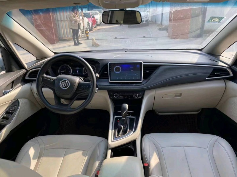 青岛18年别克GL64