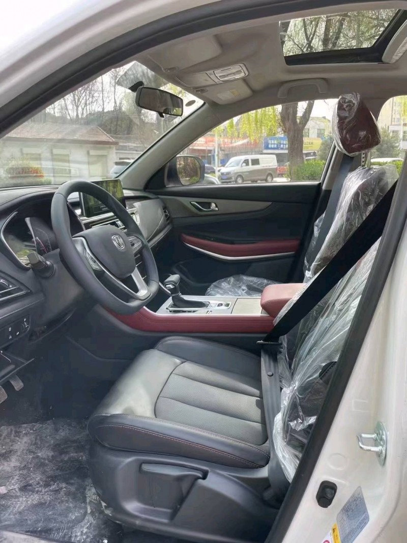 白銀22年長安汽車CS753