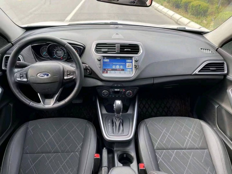 烟台20年福特福睿斯8