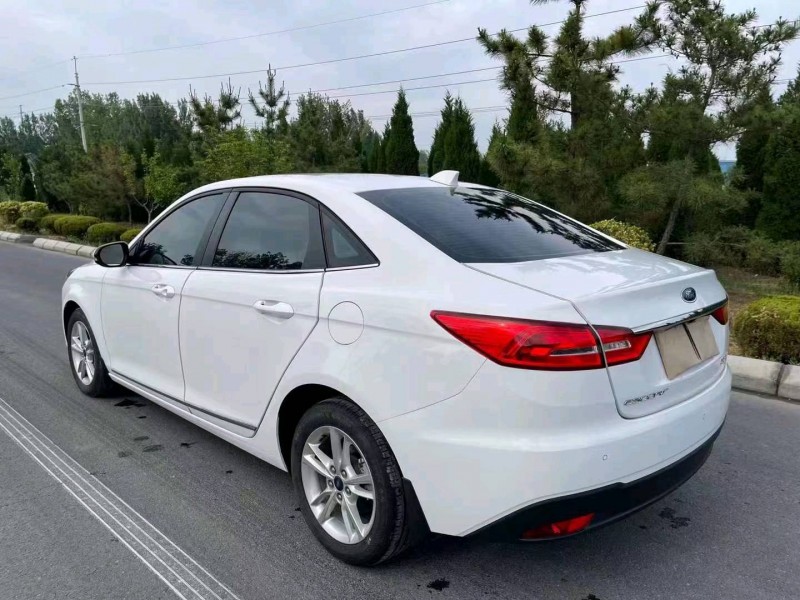 烟台20年福特福睿斯9