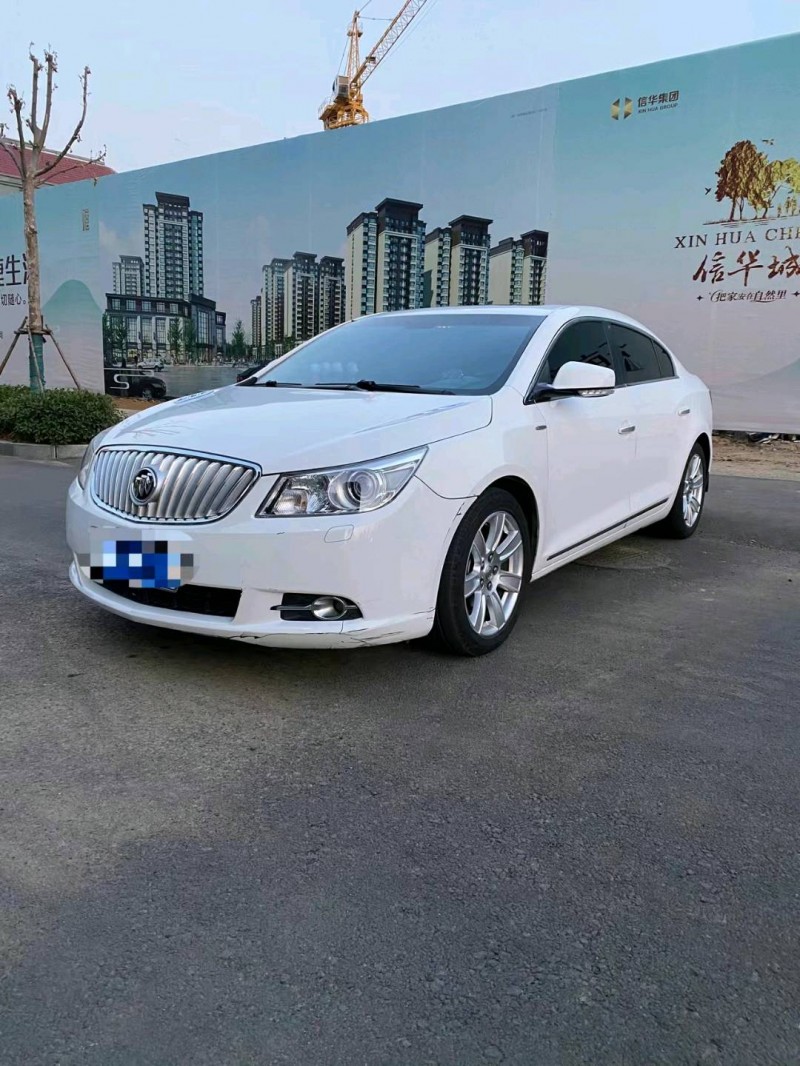 潍坊12年别克君越8