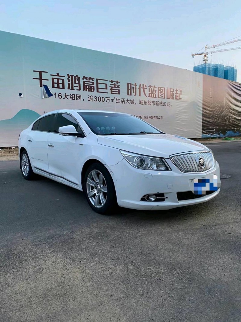 潍坊12年别克君越5