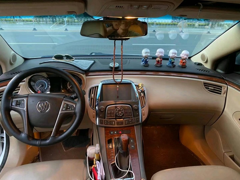 潍坊12年别克君越2