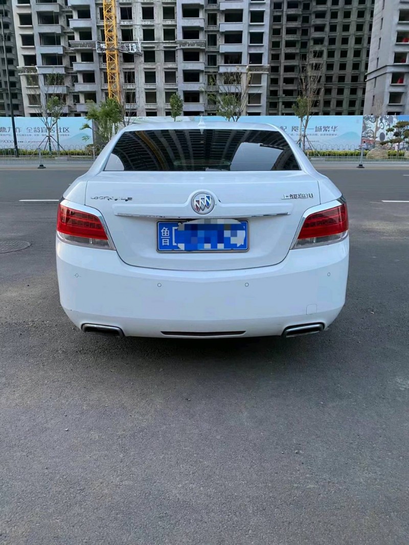 潍坊12年别克君越1