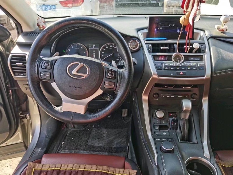 太原15年雷克薩斯NX8