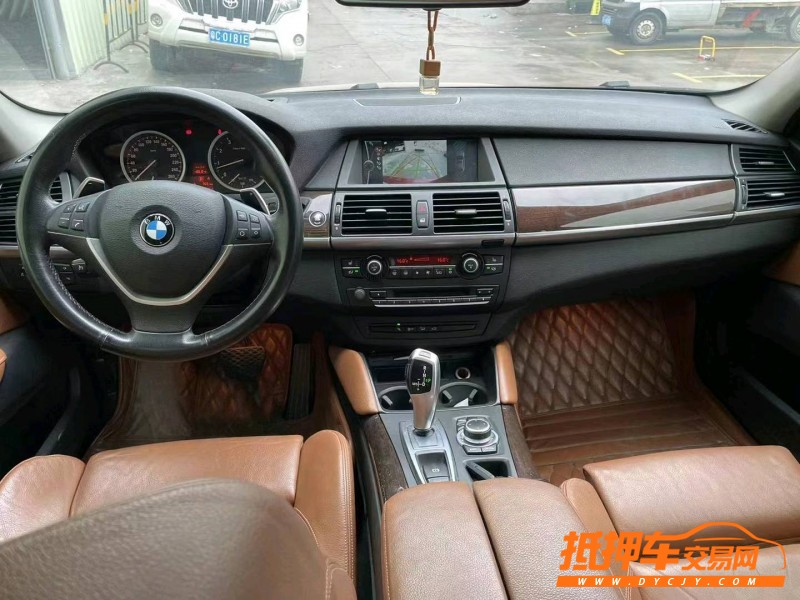 中山13年宝马X68
