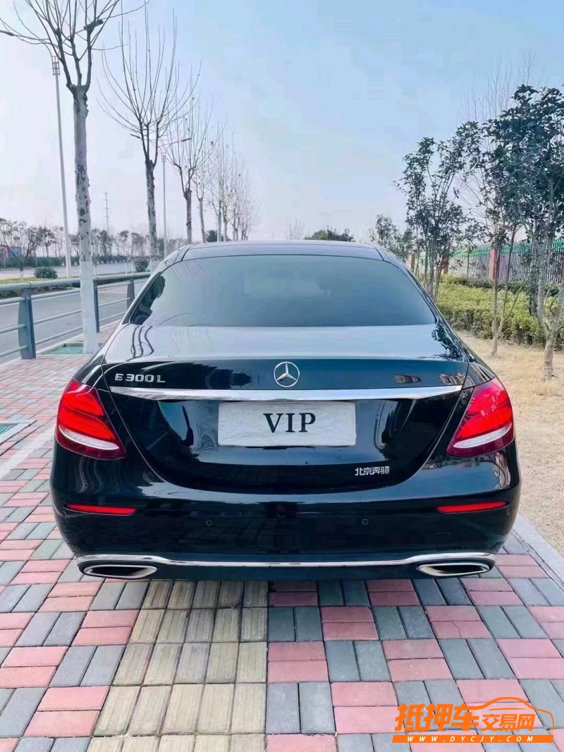 青岛17年奔驰E6