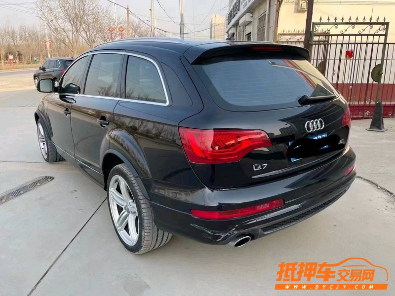 太原12年奧迪Q78