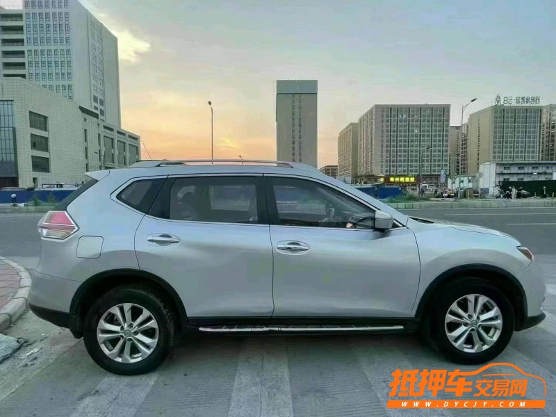 廣州15年日產奇駿5