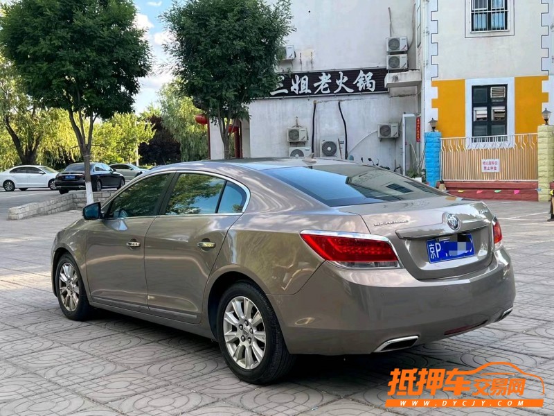 北京11年别克君越3