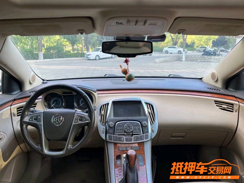 北京11年别克君越6