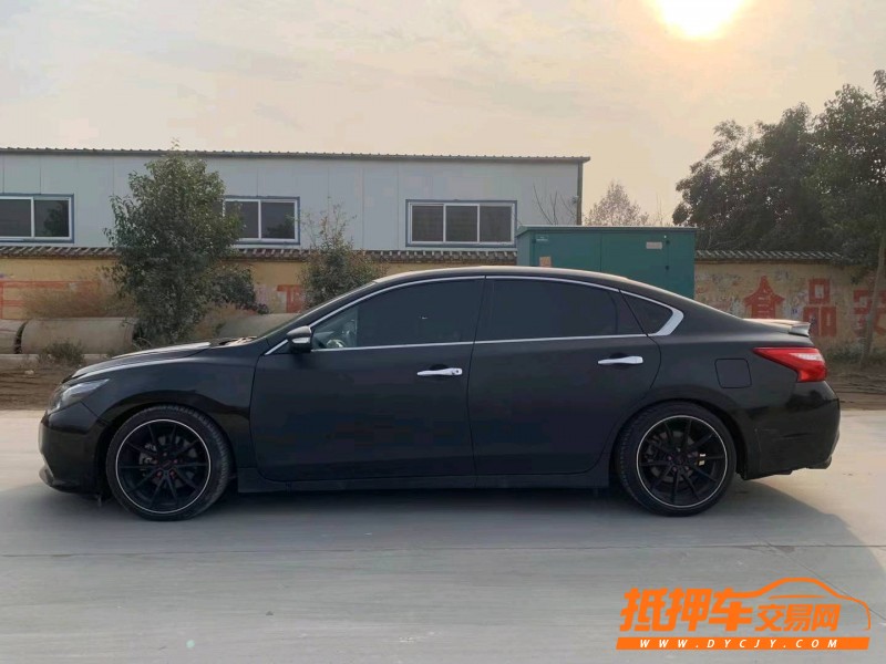 連云港17年日產天籟8