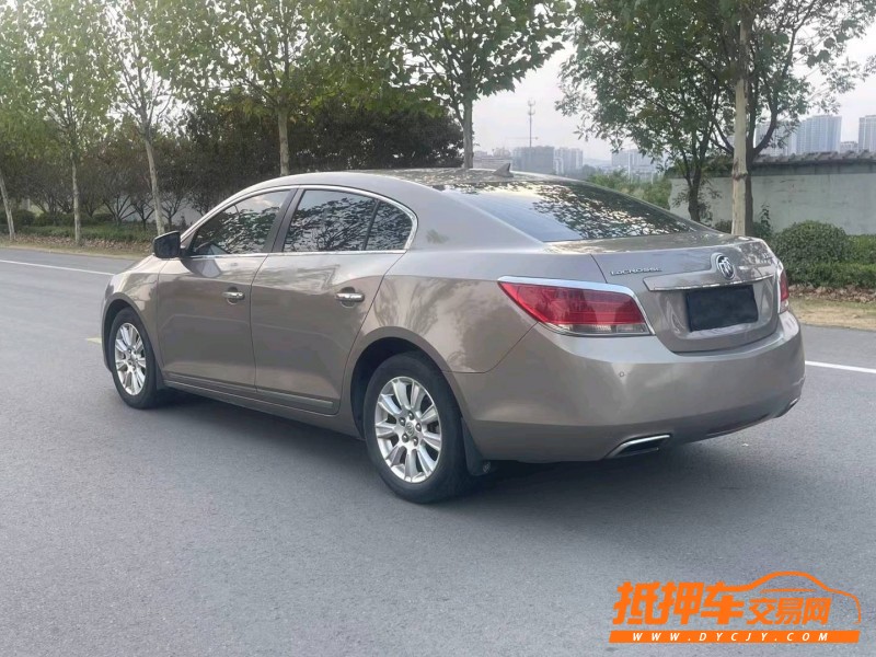 徐州13年别克君越8