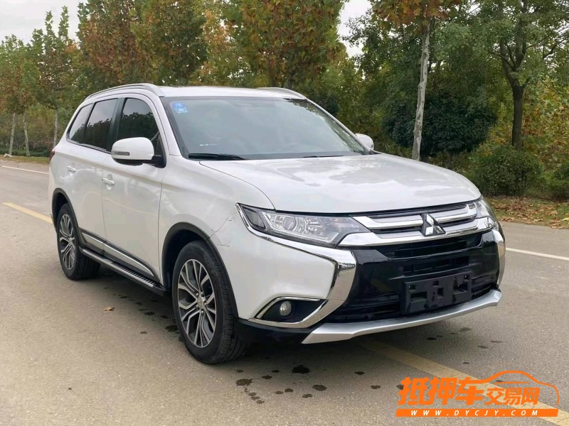 徐州18年三菱欧蓝德8