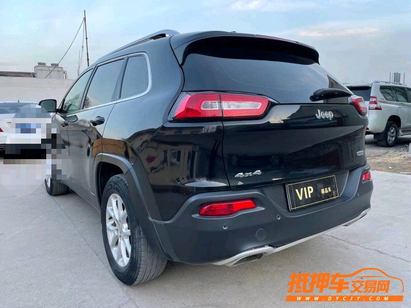 濰坊17年Jeep自由光8