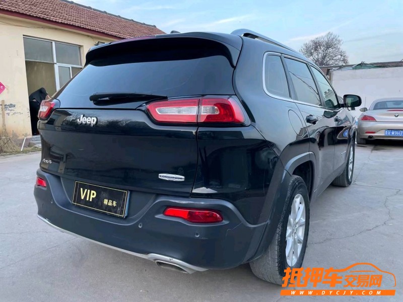濰坊17年Jeep自由光7