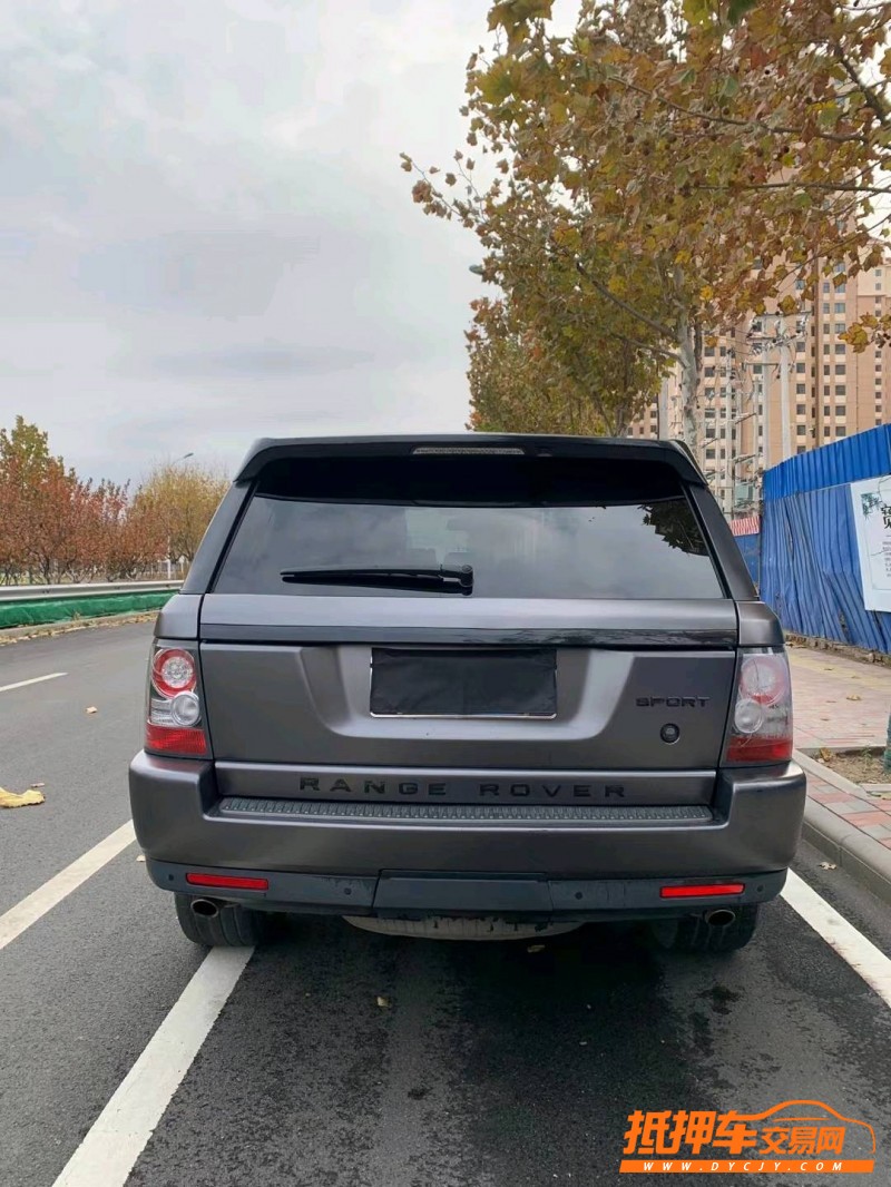 天津11年路虎揽胜运动9