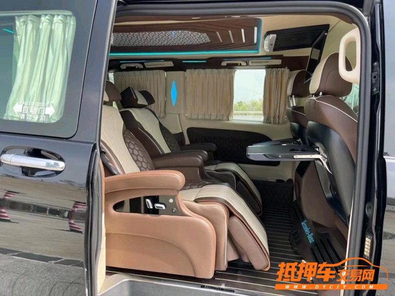 盐城20年奔驰威霆8