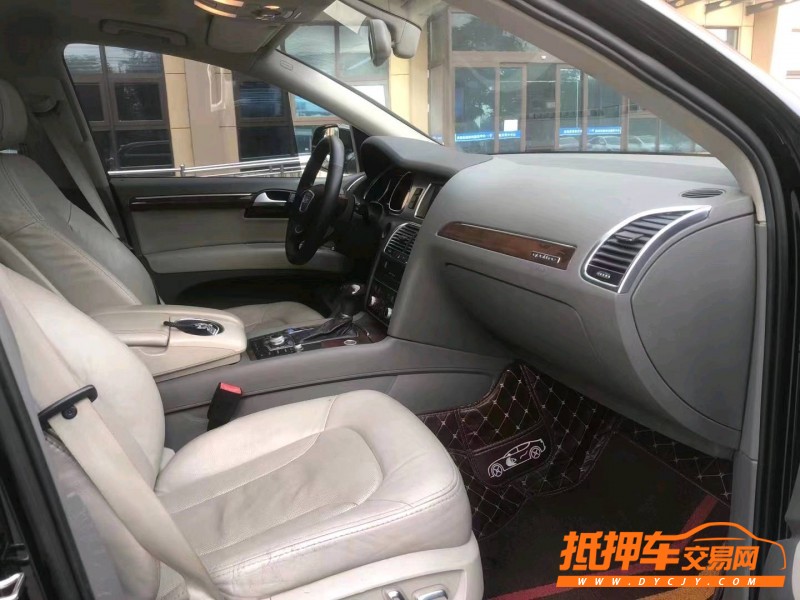 晉中13年奧迪Q77